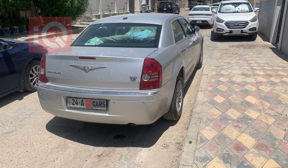 كرايسلر 300